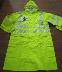 成人雨衣布面怎么裁剪视频,成人雨衣布面裁剪步骤详解