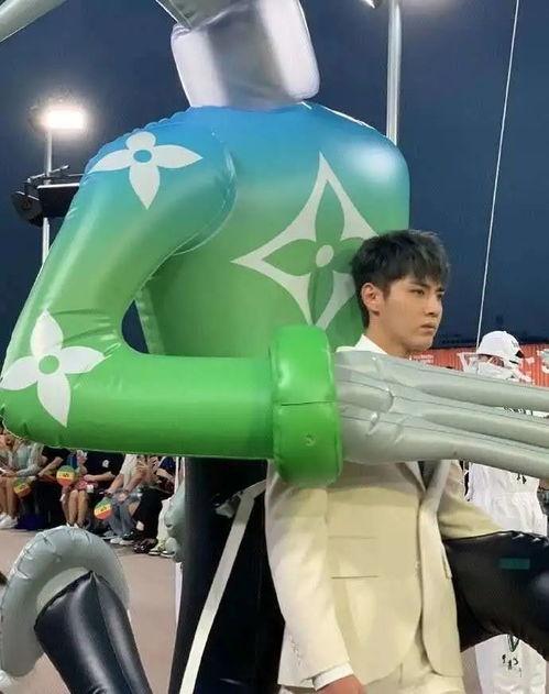 被人变成人偶的视频,揭秘被操控的惊悚变身视频